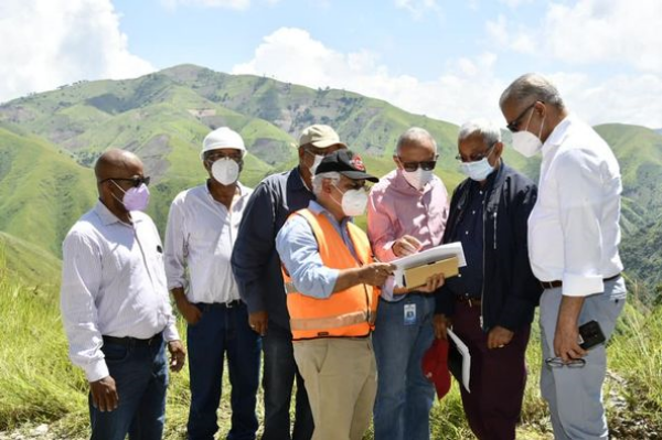 Rafael Salazar anuncia construcción complejo hidroeléctrico en río Artibonito en Elías Piña