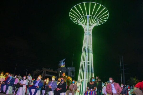 Ayuntamiento SDE realiza encendido de luces con espectáculo “Navidad llena de Esperanza 2020’’